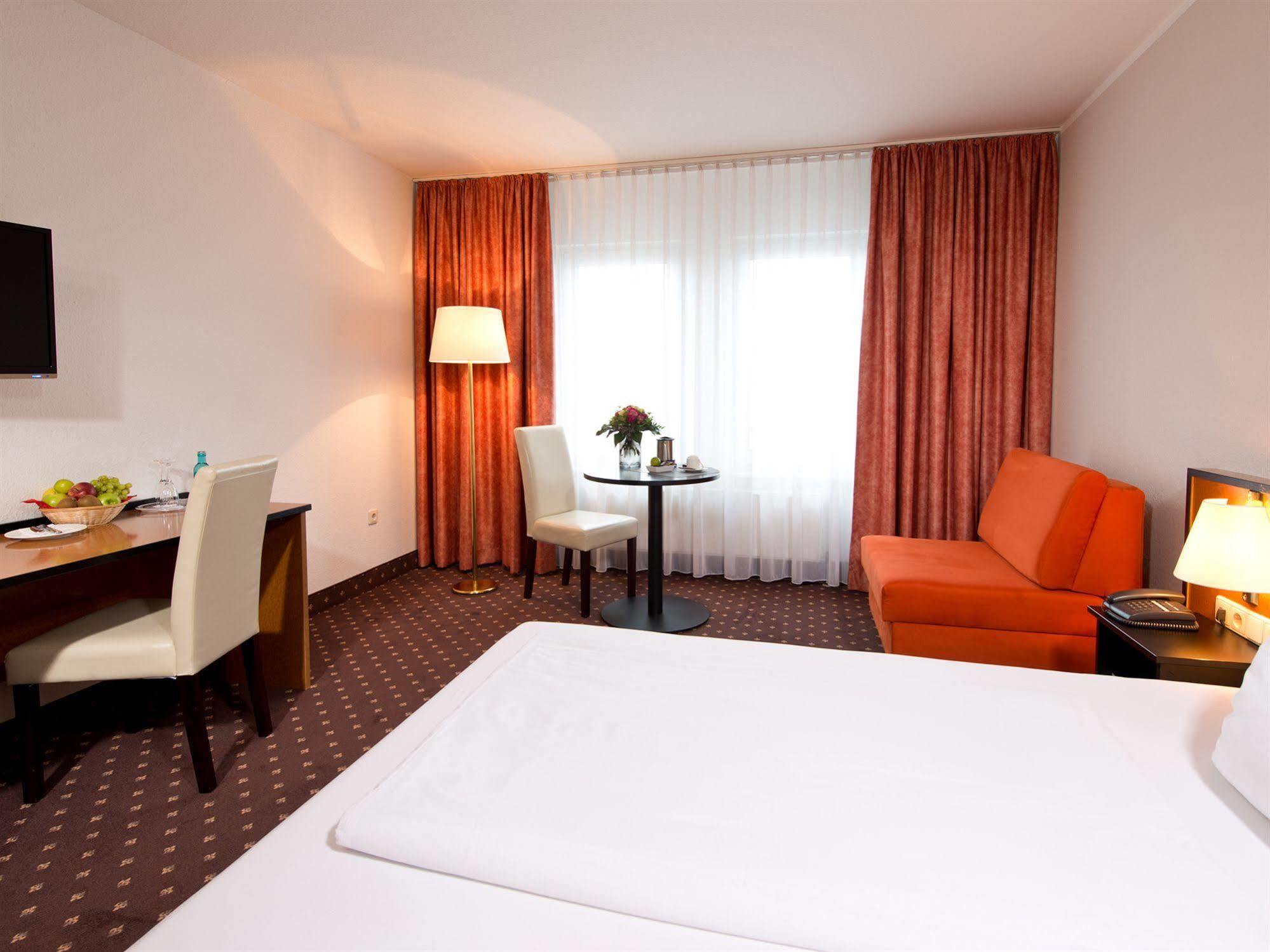 Achat Hotel هوكنهايم المظهر الخارجي الصورة